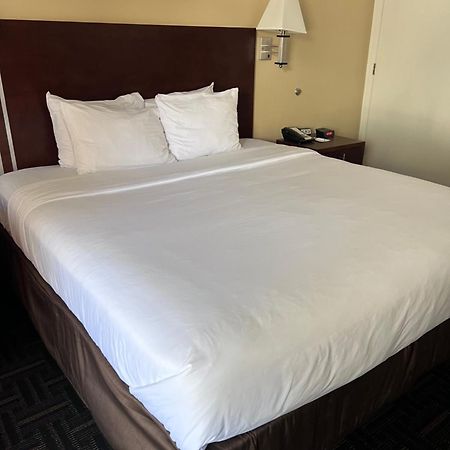 Quality Inn Fresno Near University Екстер'єр фото