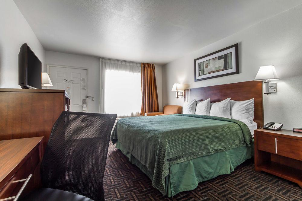 Quality Inn Fresno Near University Екстер'єр фото