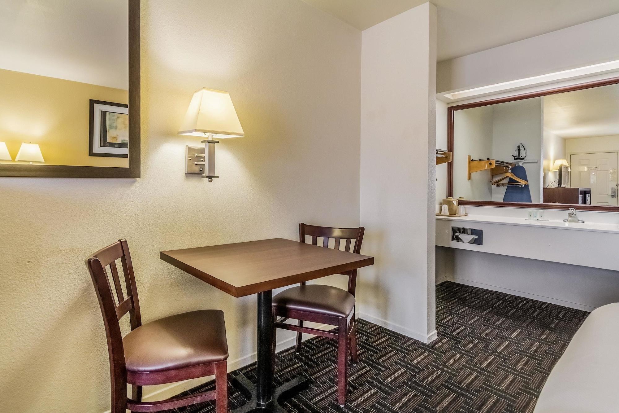 Quality Inn Fresno Near University Екстер'єр фото