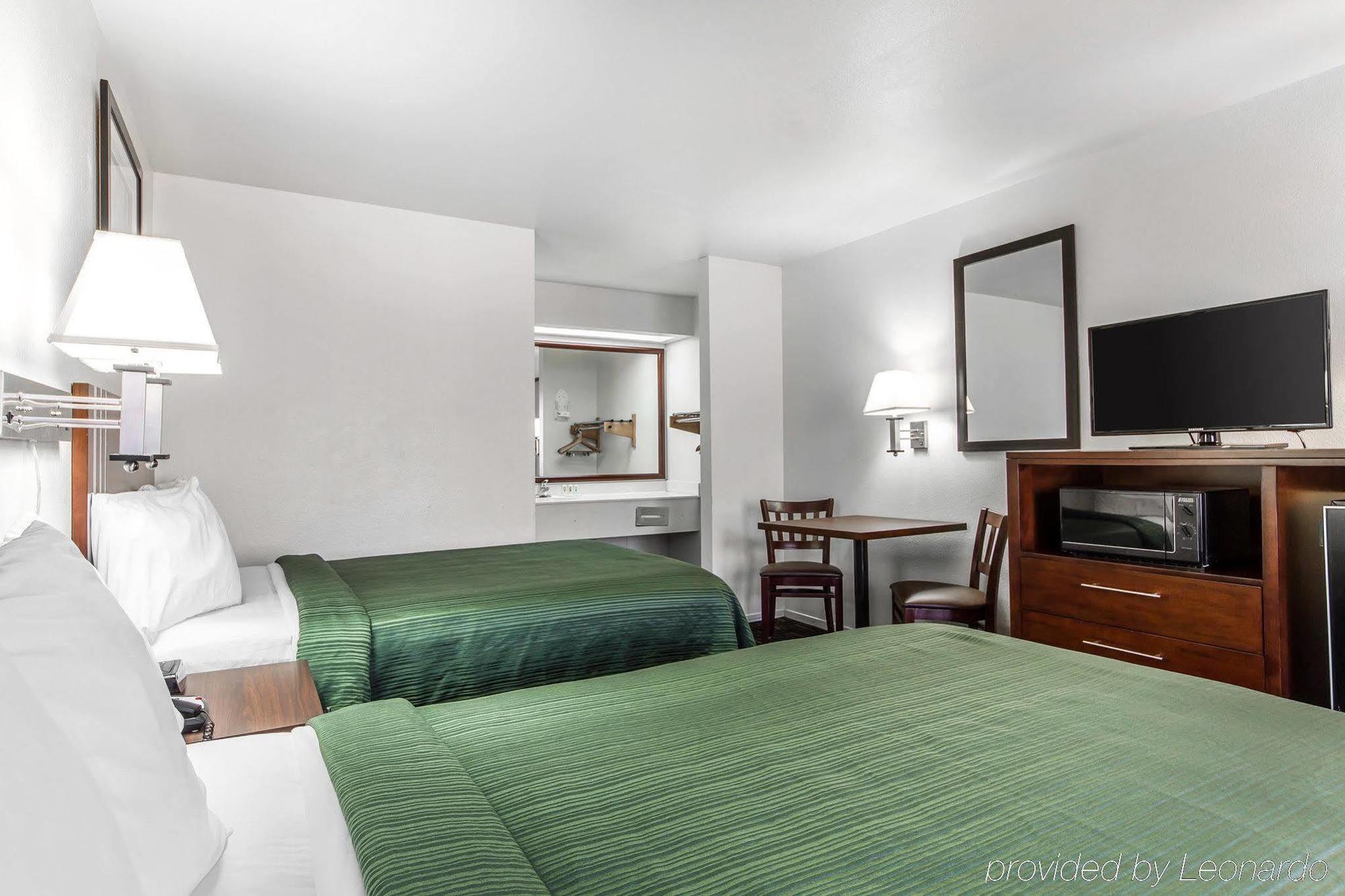 Quality Inn Fresno Near University Екстер'єр фото
