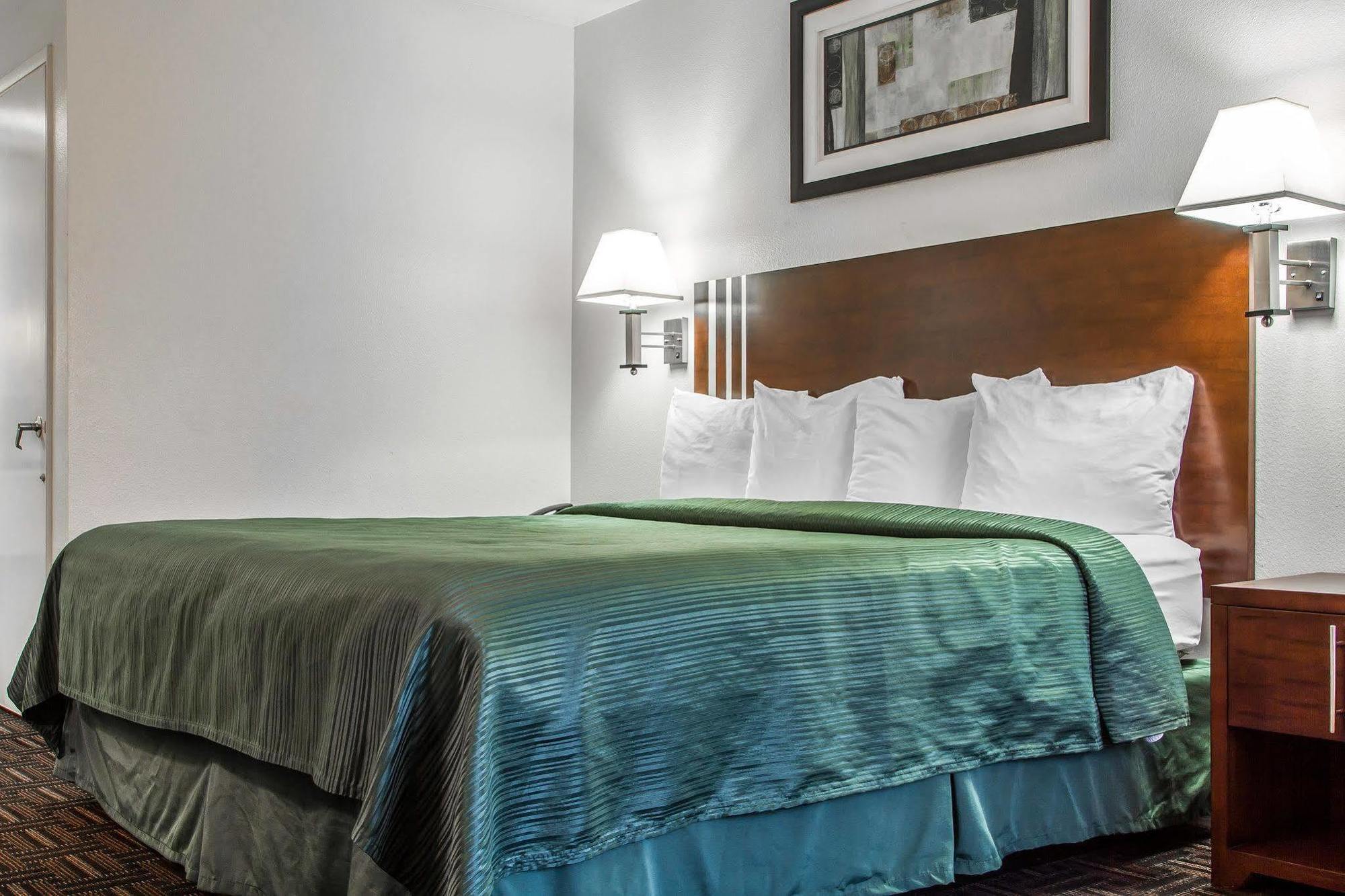 Quality Inn Fresno Near University Екстер'єр фото