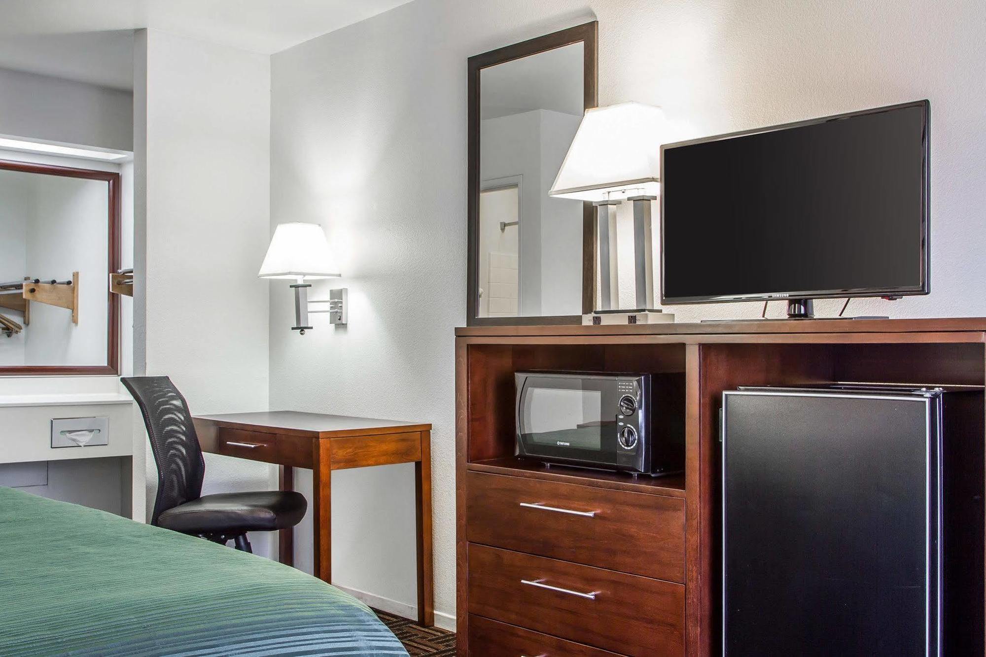 Quality Inn Fresno Near University Екстер'єр фото