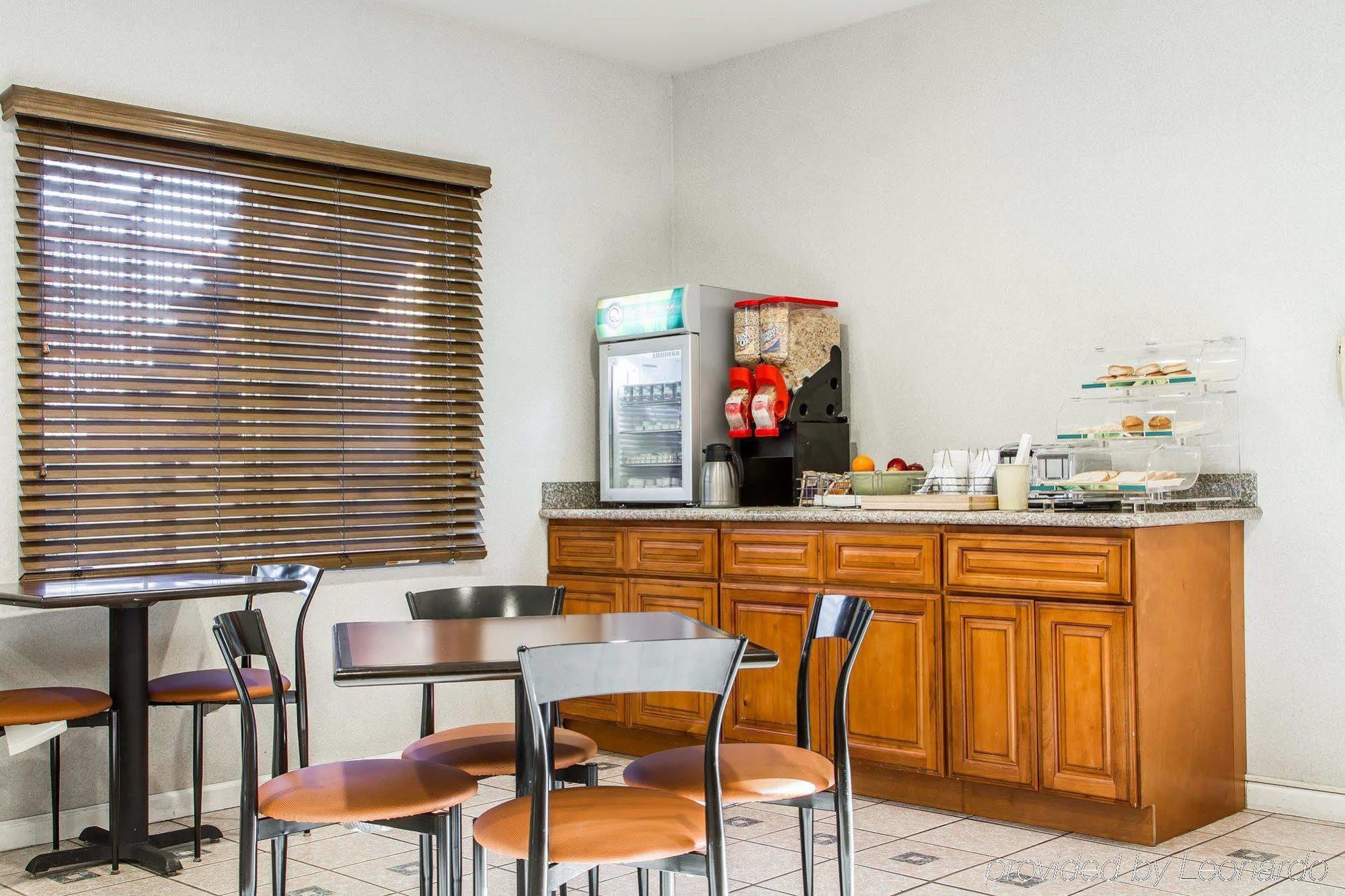 Quality Inn Fresno Near University Екстер'єр фото