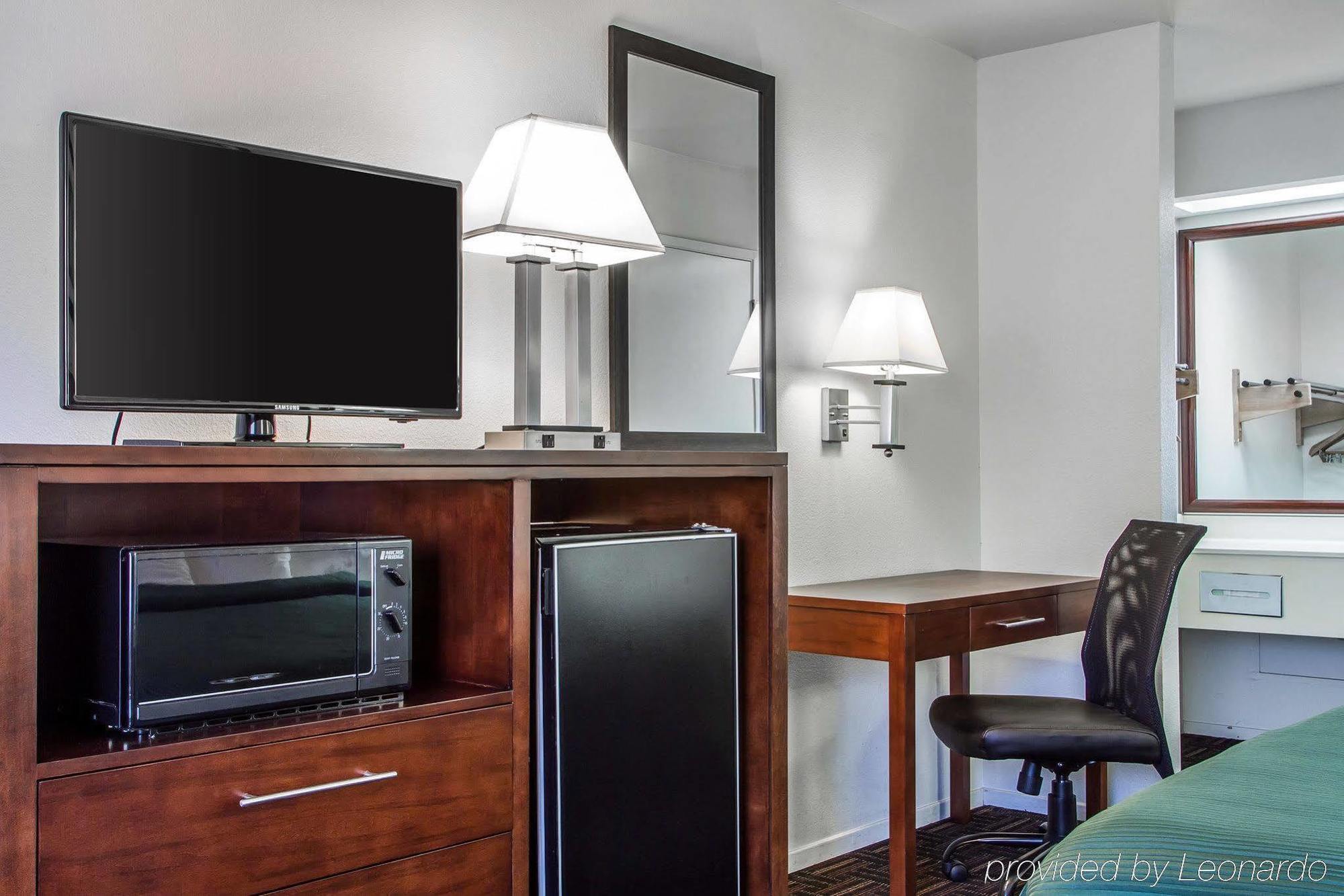 Quality Inn Fresno Near University Екстер'єр фото