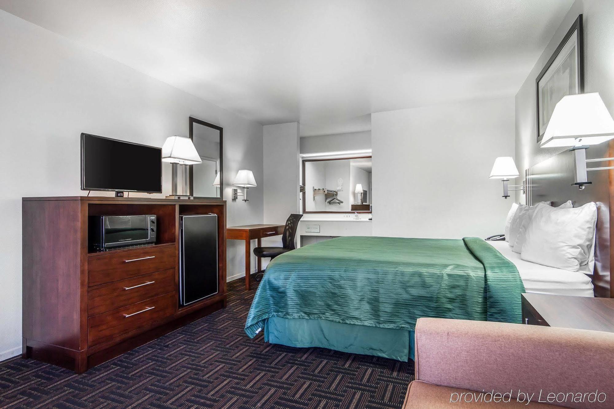 Quality Inn Fresno Near University Екстер'єр фото