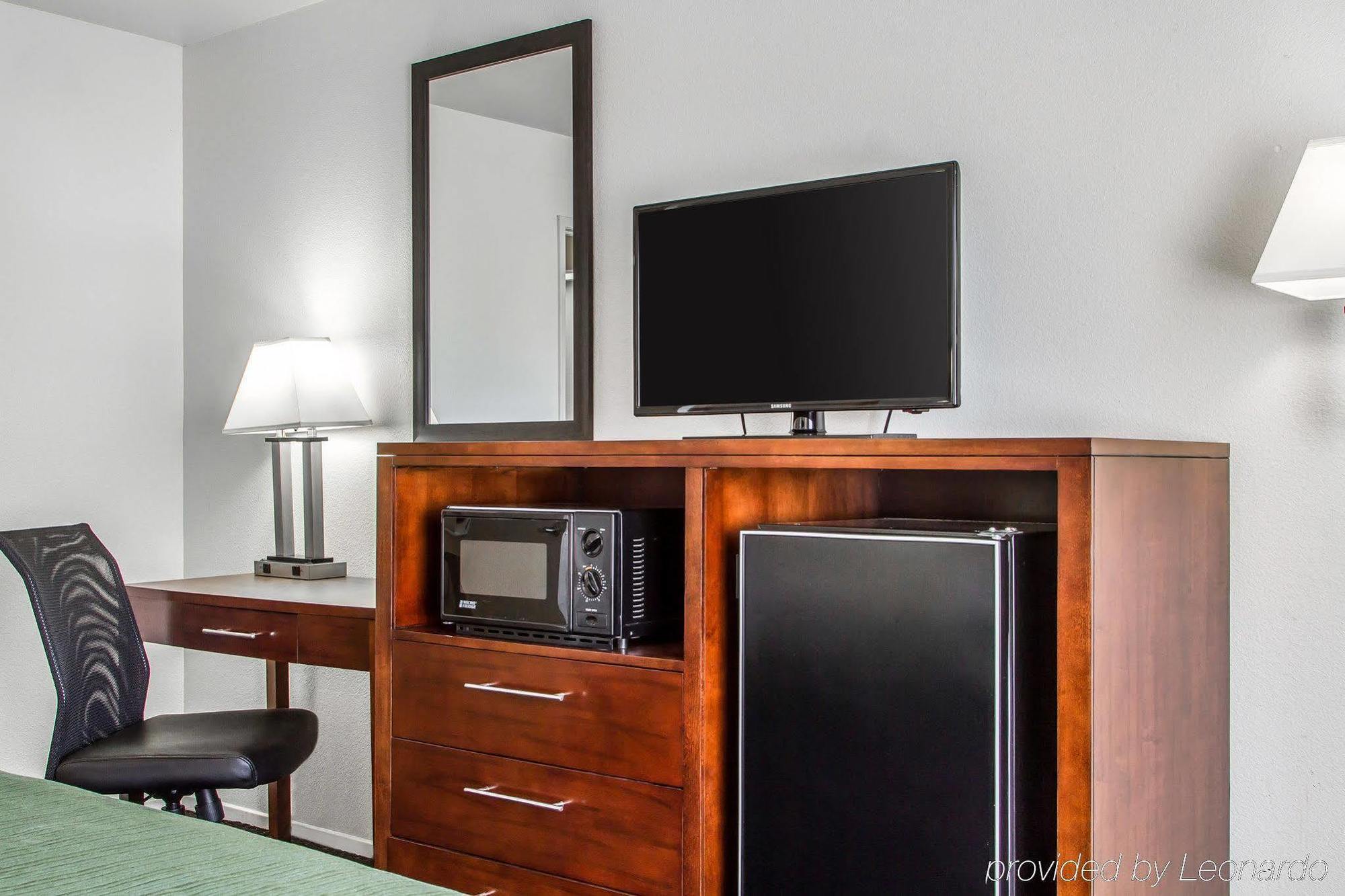 Quality Inn Fresno Near University Екстер'єр фото