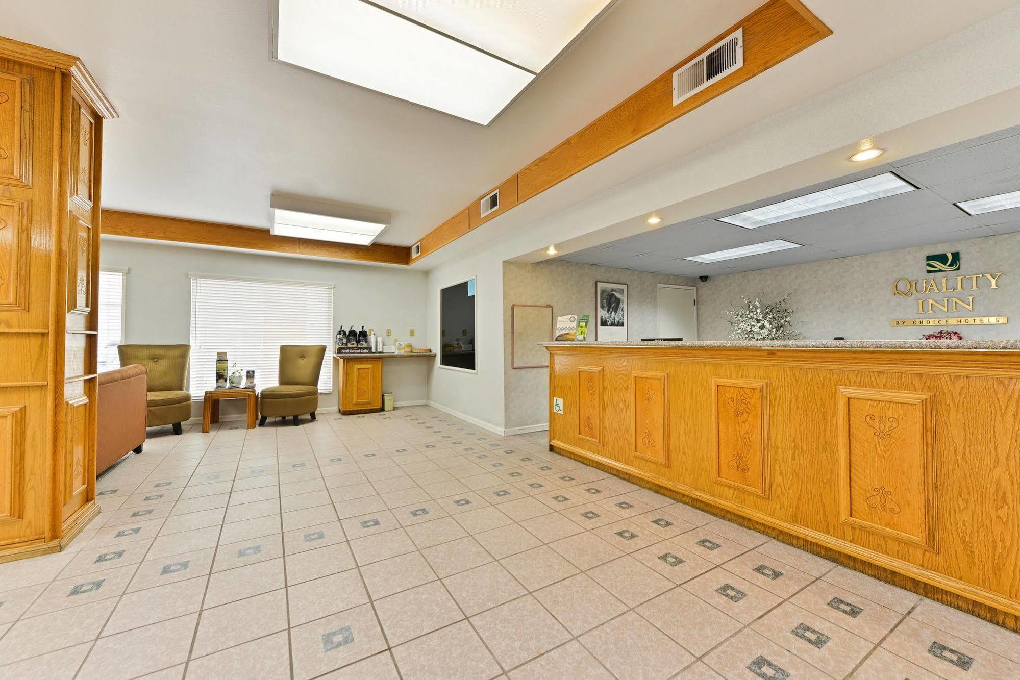 Quality Inn Fresno Near University Екстер'єр фото