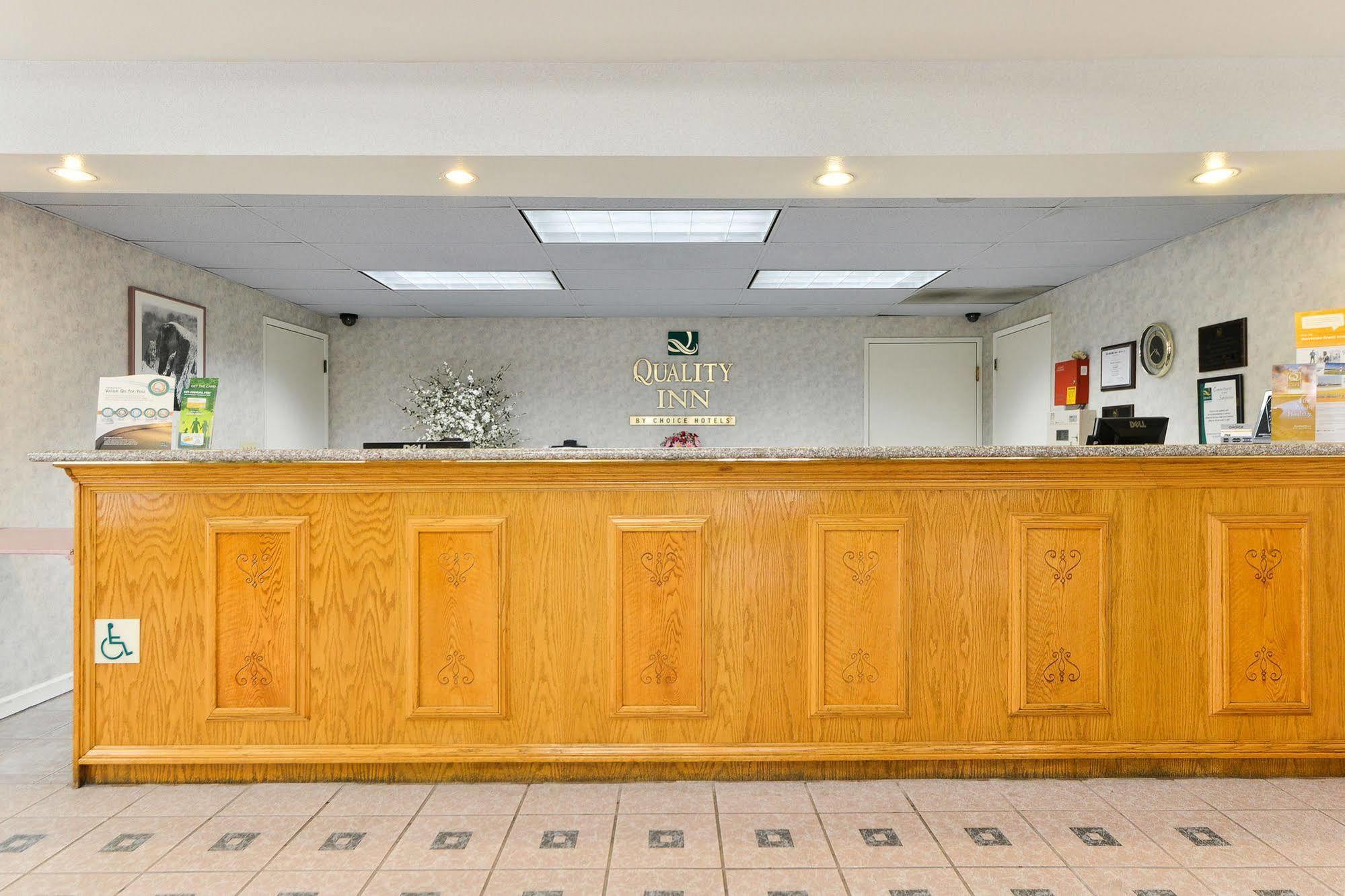 Quality Inn Fresno Near University Екстер'єр фото