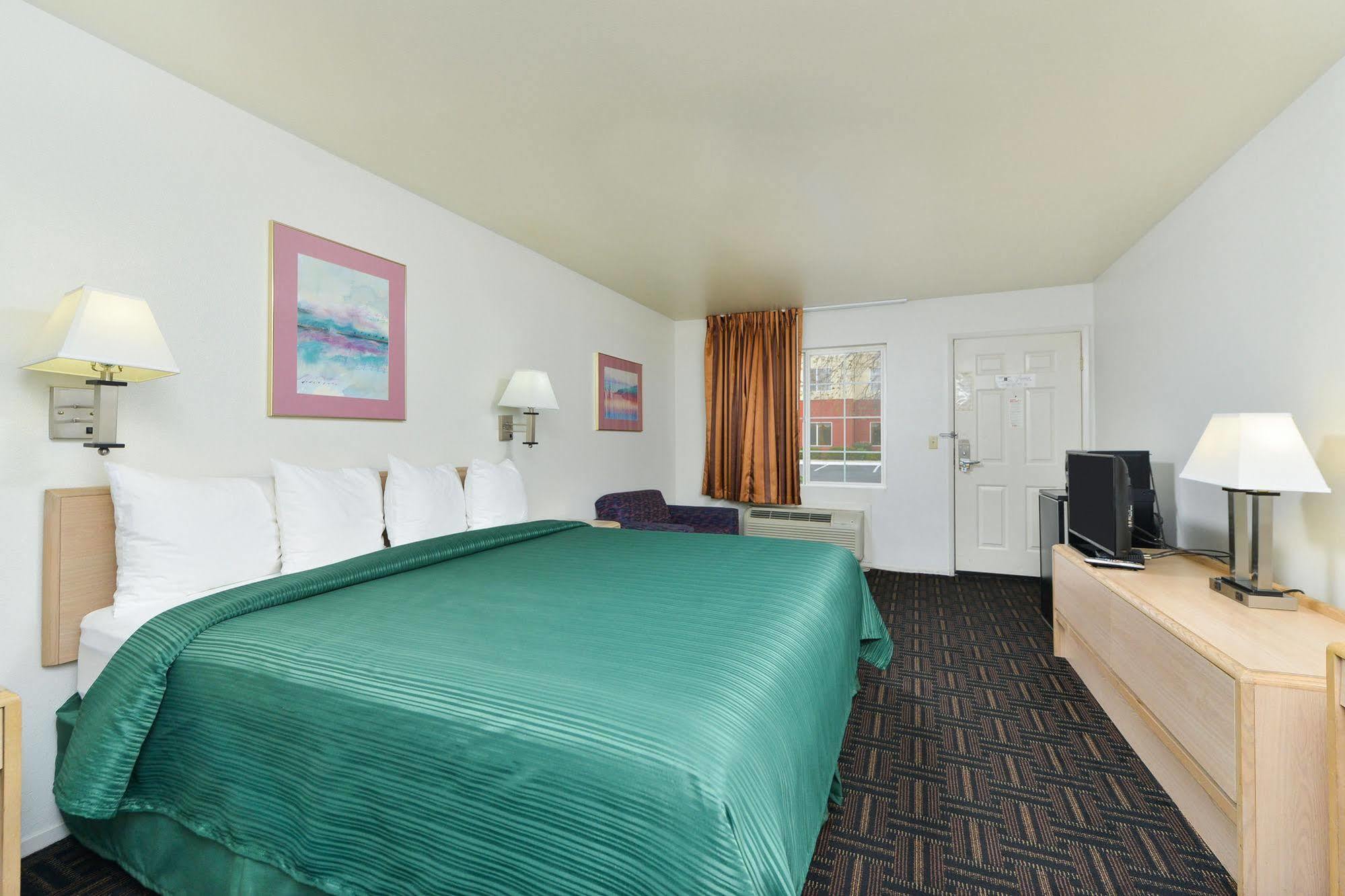 Quality Inn Fresno Near University Екстер'єр фото
