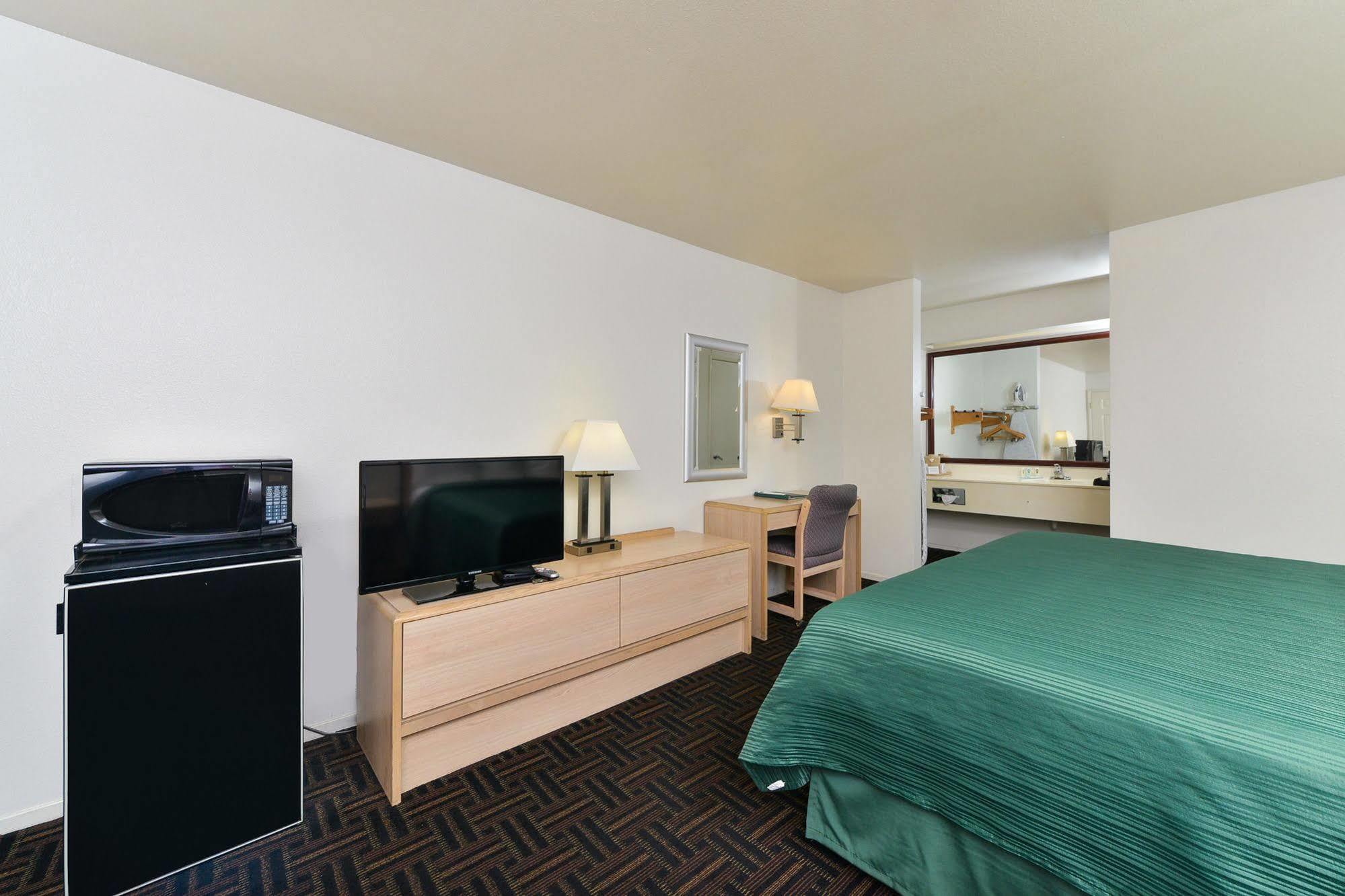 Quality Inn Fresno Near University Екстер'єр фото
