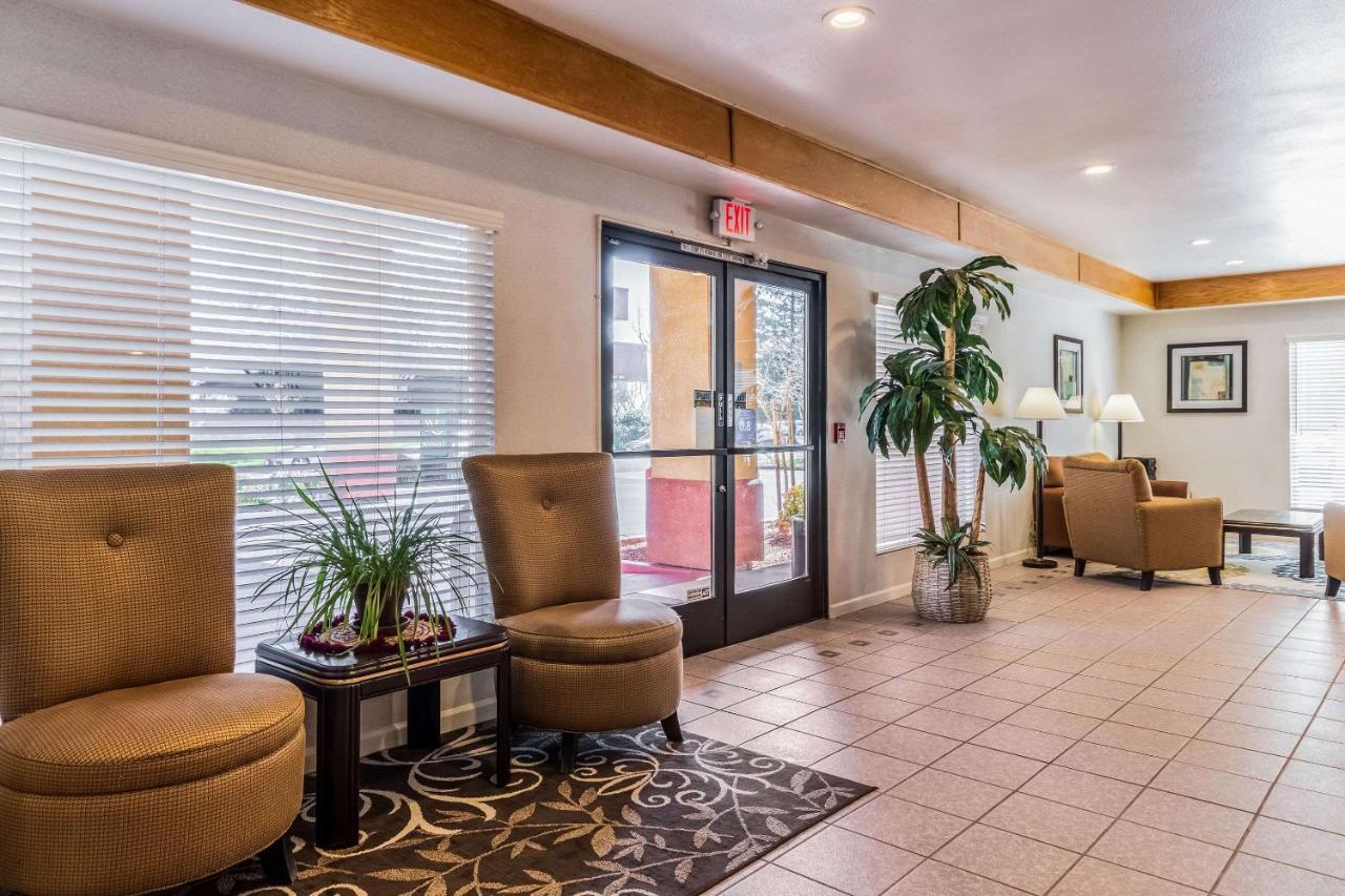 Quality Inn Fresno Near University Екстер'єр фото